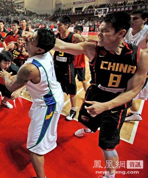 中国男篮打架斗殴视频